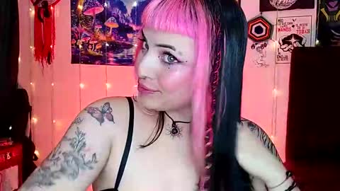 Snapshot of luna_ray420 chatting on 02/26/25, 02:14 MISS LUNA online show from 02/26/25, 02:14