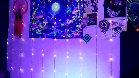 Snapshot of luna_ray420 chatting on 03/04/25, 08:13 MISS LUNA online show from 03/04/25, 08:13