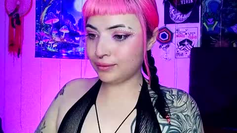 Snapshot of luna_ray420 chatting on 03/04/25, 11:19 MISS LUNA online show from 03/04/25, 11:19