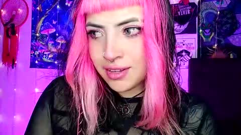 Snapshot of luna_ray420 chatting on 03/06/25, 12:21 MISS LUNA online show from 03/06/25, 12:21