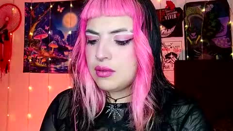 Snapshot of luna_ray420 chatting on 03/08/25, 05:22 MISS LUNA online show from 03/08/25, 05:22