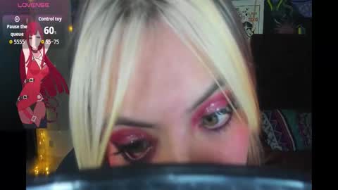 Snapshot of luna_ray420 chatting on 12/01/25, 06:24 MISS LUNA online show from 12/01/25, 06:24