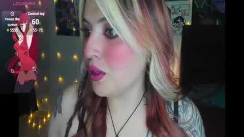 Snapshot of luna_ray420 chatting on 12/04/25, 12:14 MISS LUNA online show from 12/04/25, 12:14