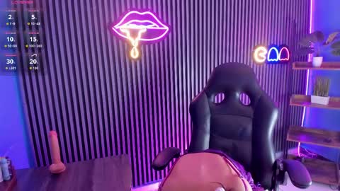 Snapshot of luna_roose1 chatting on 04/15/26, 02:13 Luna Rosse online show from 04/15/26, 02:13