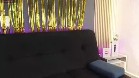 luna_sophya online show from 09/25/25, 12:09