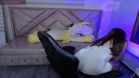 Live 1000pm 600am COLOMBIAN HOUR online show from 11/06/25, 03:40