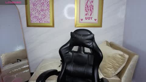 Live 1000pm 600am COLOMBIAN HOUR online show from 11/07/25, 03:28