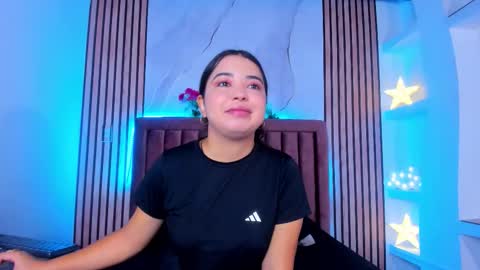 Snapshot of luna_sweeett_ chatting on 10/21/25, 12:17 Luna online show from 10/21/25, 12:17