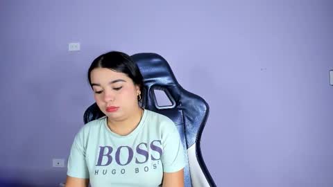 Snapshot of luna_sweeett_ chatting on 12/03/25, 12:36 Luna online show from 12/03/25, 12:36