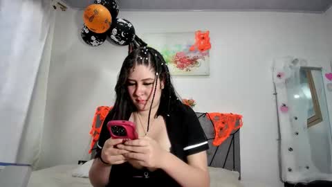 Luna online show from 10/15/25, 11:21