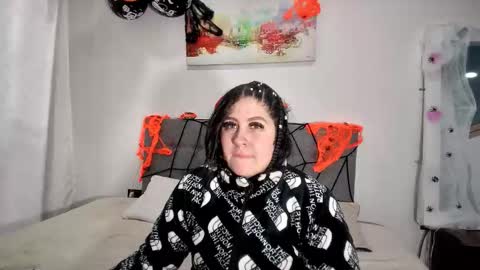 Luna online show from 10/17/25, 11:13