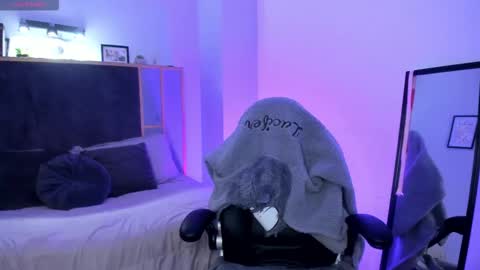 Luna online show from 01/18/26, 01:15