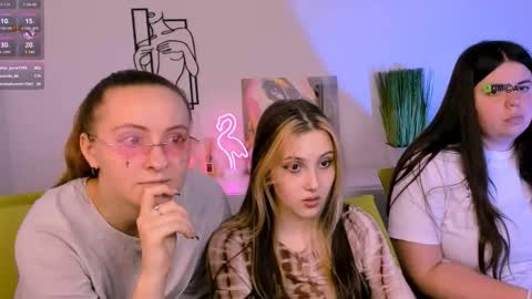 Luna online show from 09/09/25, 03:11