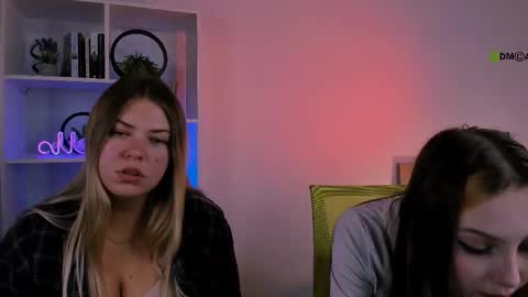 Luna online show from 10/03/25, 07:11