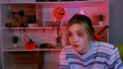 Luna online show from 11/02/25, 08:00