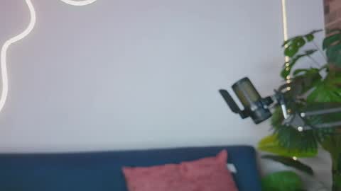 luna_valen online show from 06/03/26, 05:10