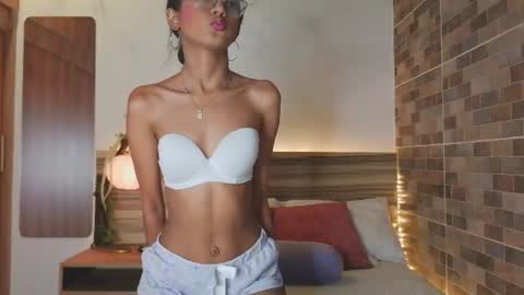 Snapshot of luna_valen chatting on 06/14/26, 07:27 luna_valen online show from 06/14/26, 07:27