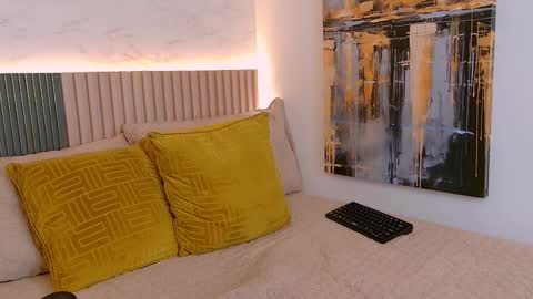 Snapshot of luna_valle chatting on 11/08/25, 08:51 luna_valle online show from 11/08/25, 08:51