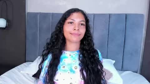 Snapshot of luna_varela_ chatting on 06/17/26, 01:45 luna_varela_ online show from 06/17/26, 01:45