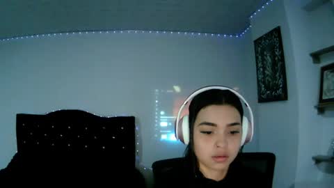 Snapshot of luna_velvet7 chatting on 05/21/26, 04:52 luna_velvet7 online show from 05/21/26, 04:52