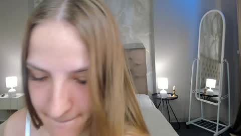 Luna online show from 04/15/26, 11:17