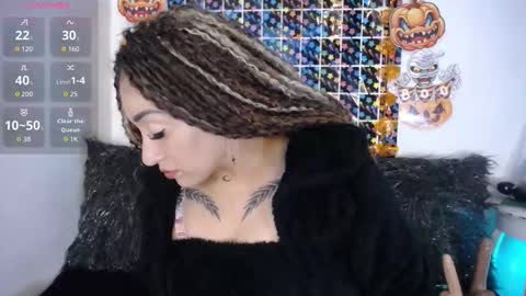 luna_vitihot online show from 10/23/25, 12:04