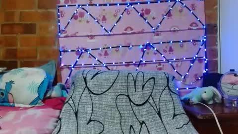 Snapshot of luna_vixxen chatting on 03/19/26, 06:17 luna_vixxen online show from 03/19/26, 06:17