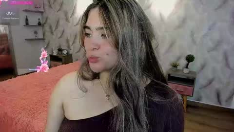  Luna online show from 09/24/25, 04:27