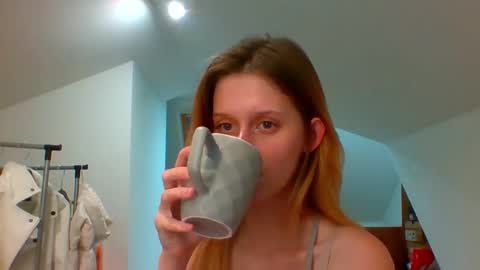 L U N A  online show from 12/02/24, 02:52