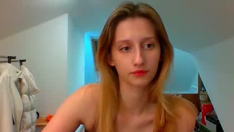 L U N A  online show from 12/18/24, 05:52