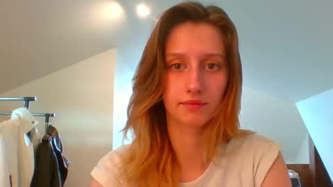 L U N A  online show from 02/21/25, 07:56