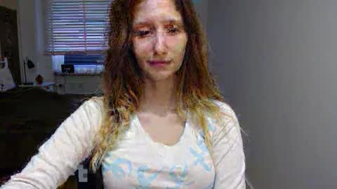 L U N A  online show from 10/01/25, 05:46