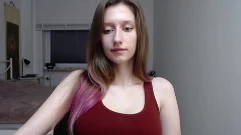 L U N A  online show from 12/15/25, 06:50