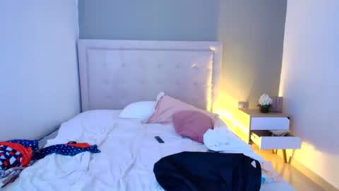 Snapshot of lunaa08 chatting on 02/09/26, 02:15 lunaa08 online show from 02/09/26, 02:15