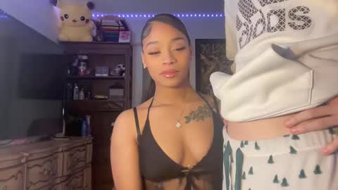 Snapshot of lunaa_11 chatting on 02/14/25, 08:42 lunaa_11 online show from 02/14/25, 08:42