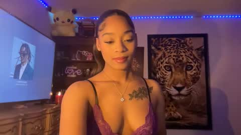 Snapshot of lunaa_11 chatting on 12/01/25, 03:33 lunaa_11 online show from 12/01/25, 03:33