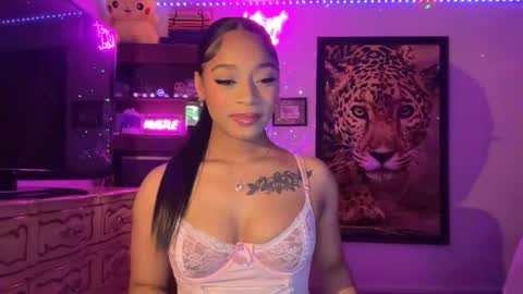 Snapshot of lunaa_11 chatting on 05/15/26, 05:47 lunaa_11 online show from 05/15/26, 05:47
