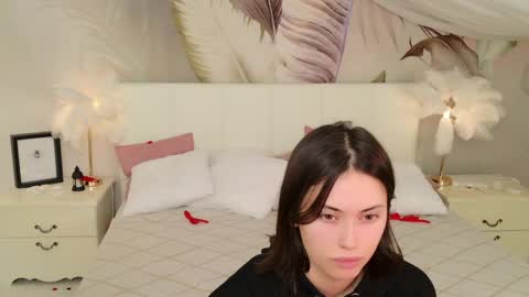 Luna online show from 04/04/26, 08:06