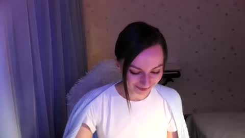 Snapshot of lunaa_bluee chatting on 10/26/25, 05:19 lunaa_bluee online show from 10/26/25, 05:19