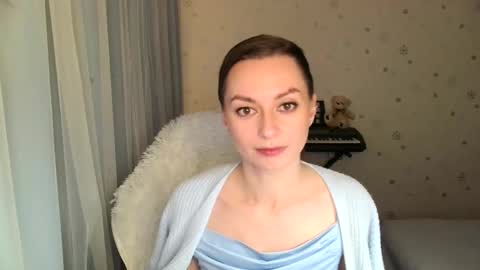 Snapshot of lunaa_bluee chatting on 11/12/25, 09:25 lunaa_bluee online show from 11/12/25, 09:25