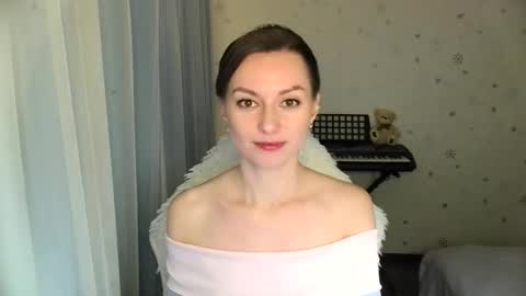 Snapshot of lunaa_bluee chatting on 11/16/25, 07:52 lunaa_bluee online show from 11/16/25, 07:52