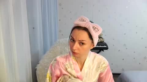 Snapshot of lunaa_bluee chatting on 11/19/25, 05:07 lunaa_bluee online show from 11/19/25, 05:07