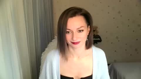 Snapshot of lunaa_bluee chatting on 11/24/25, 09:14 lunaa_bluee online show from 11/24/25, 09:14