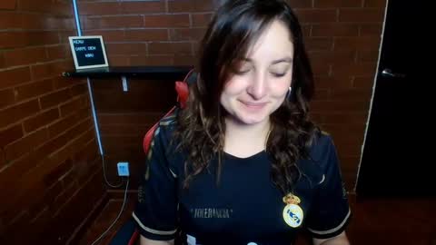 lunaa_m_ online show from 02/12/25, 02:21