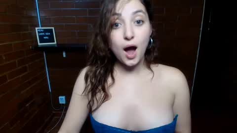 lunaa_m_ online show from 02/21/25, 02:50