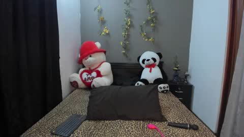 lunaa mayer online show from 01/28/25, 02:32