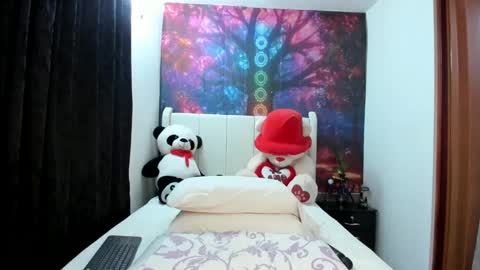 lunaa mayer online show from 10/04/25, 01:03