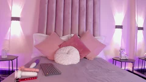 lunaa_moonn online show from 03/20/26, 07:08