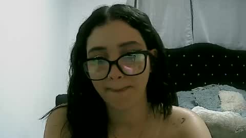 lunaa_sub online show from 01/17/25, 03:45