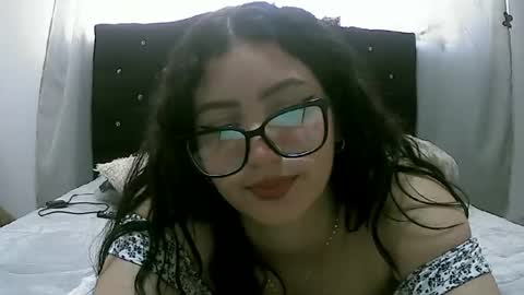 lunaa_sub online show from 02/20/25, 09:53